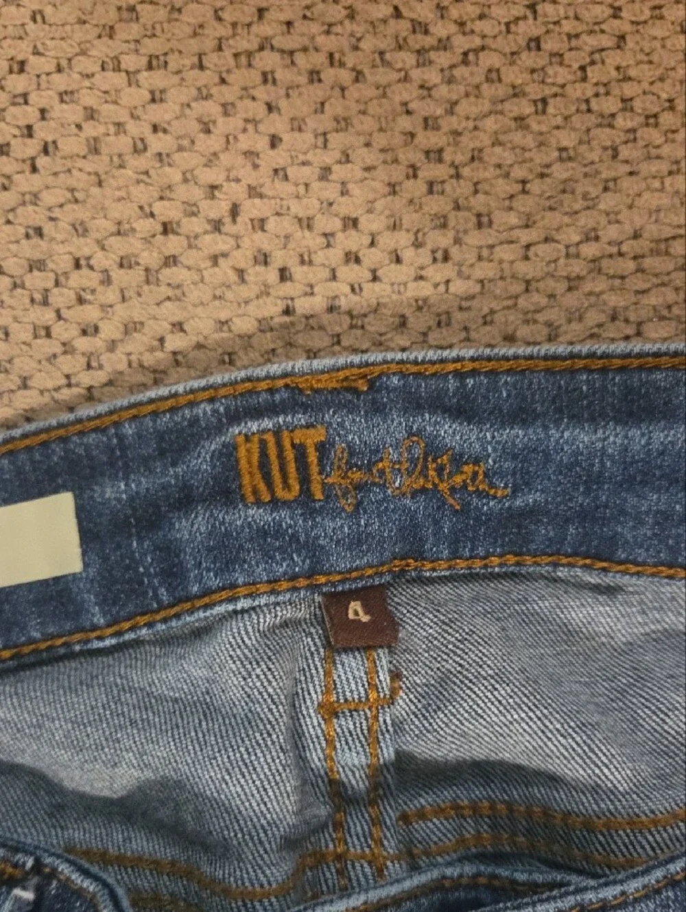 Kut from the Kloth Women's Skinny Jeans in Medium Blue Wash